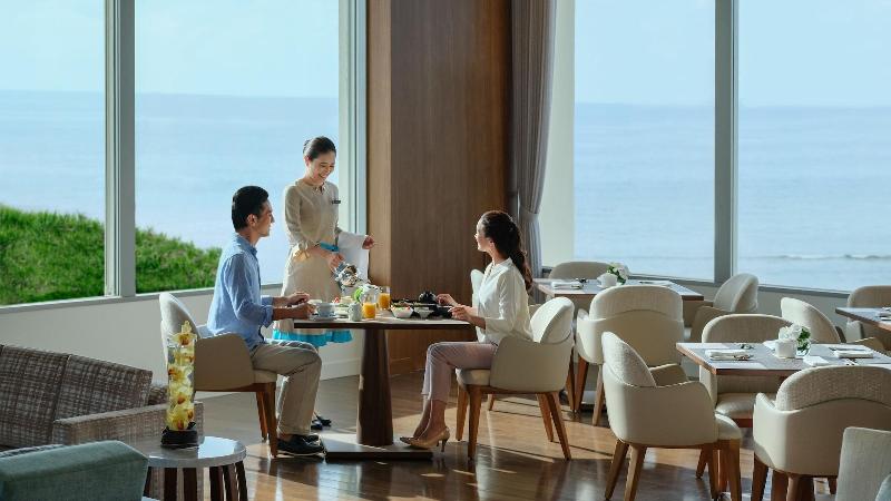 سوئیت کلاب, Ana Intercontinental Manza Beach Resort, An Ihg