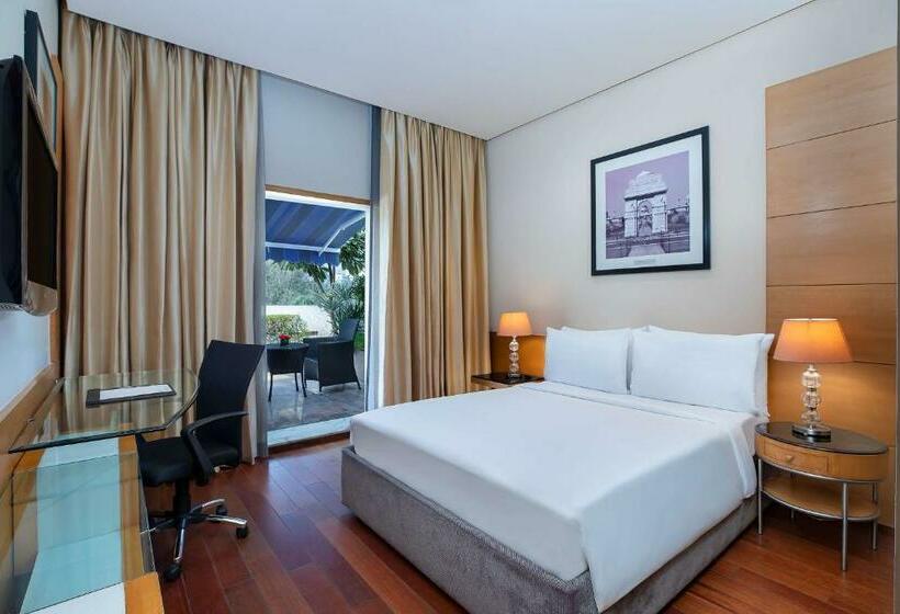 اتاق لوکس با بالکن, Radisson Blu Marina Hotel Connaught Place