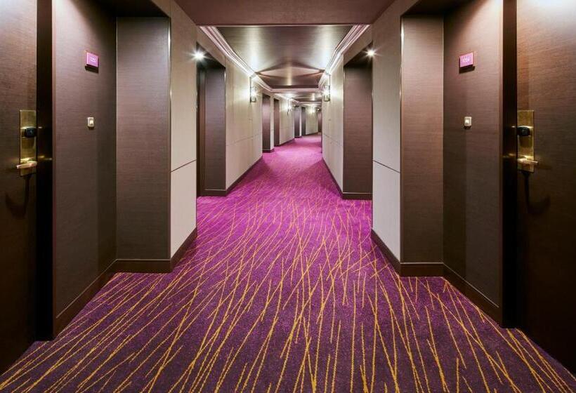 Номер Клуб, Sheraton Grande Tokyo Bay