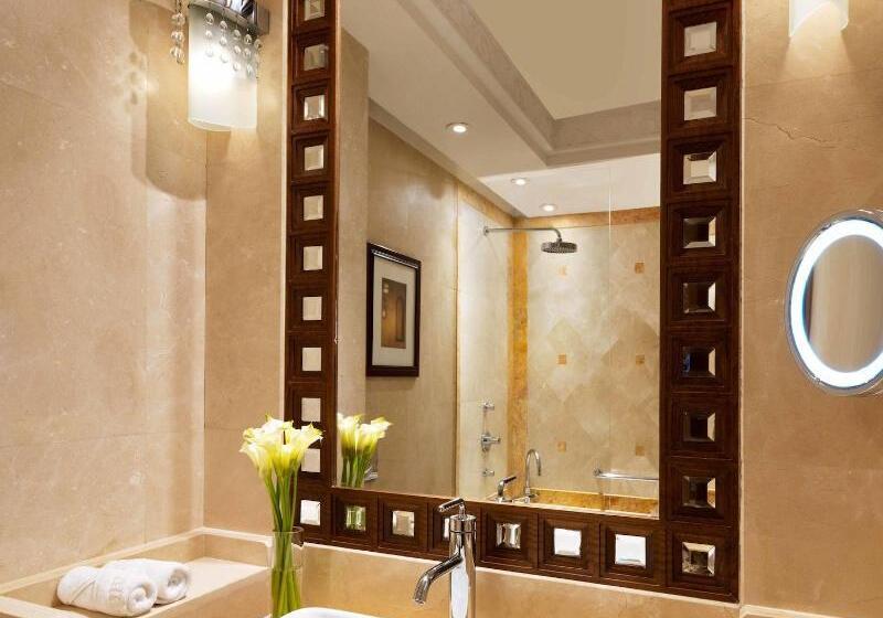 Номер Deluxe Вид на Горы, Al Bustan Palace, A Ritzcarlton