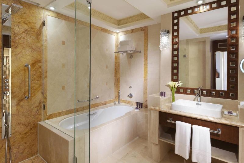 Люкс Executive Кровать Кинг, Al Bustan Palace, A Ritzcarlton