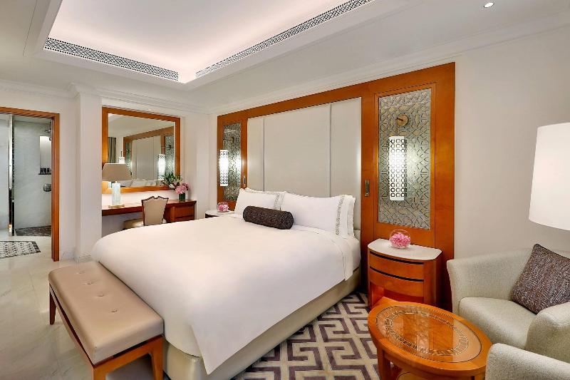 Люкс Executive Кровать Кинг, Al Bustan Palace, A Ritzcarlton