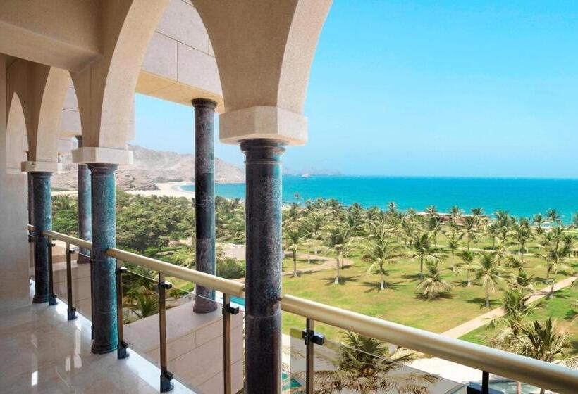 سوئیت اجرایی با چشم‌انداز دریا, Al Bustan Palace, A Ritzcarlton
