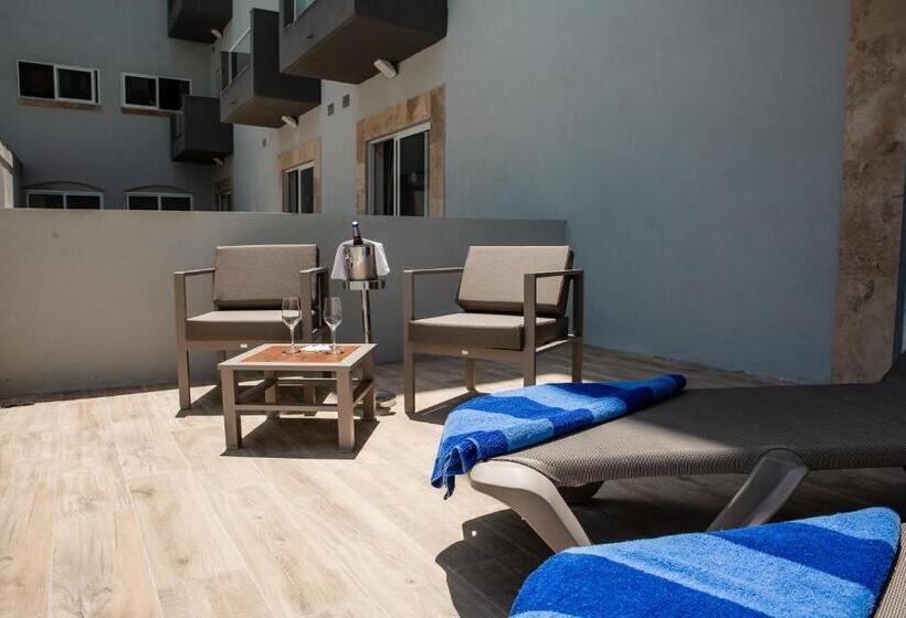 اتاق سوپریور, Pebbles Resort