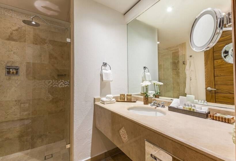 سوئیت با چشم‌انداز دریا و هیدروماساژ, Villa Premiere Boutique Hotel & Romantic Getaway   Adults Only