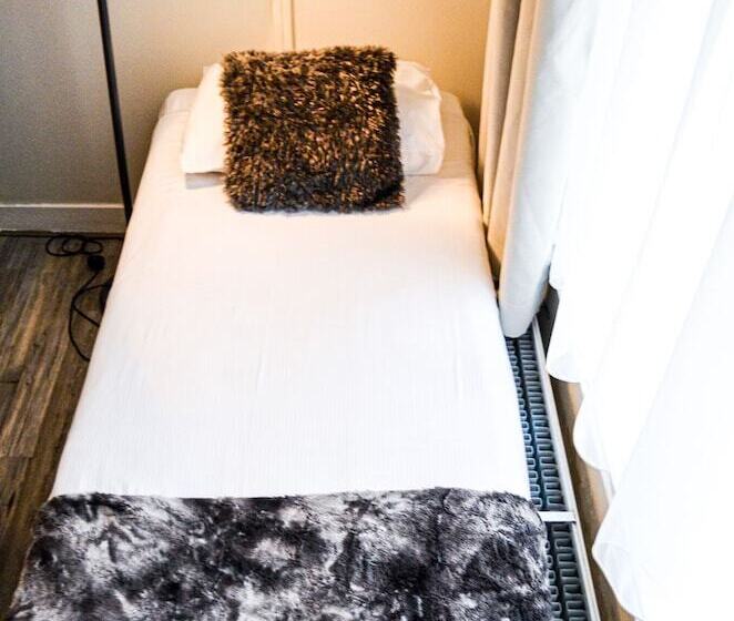 اتاق استاندارد سه تخته با سرویس بهداشتی مشترک, Family Hotel Kooyk