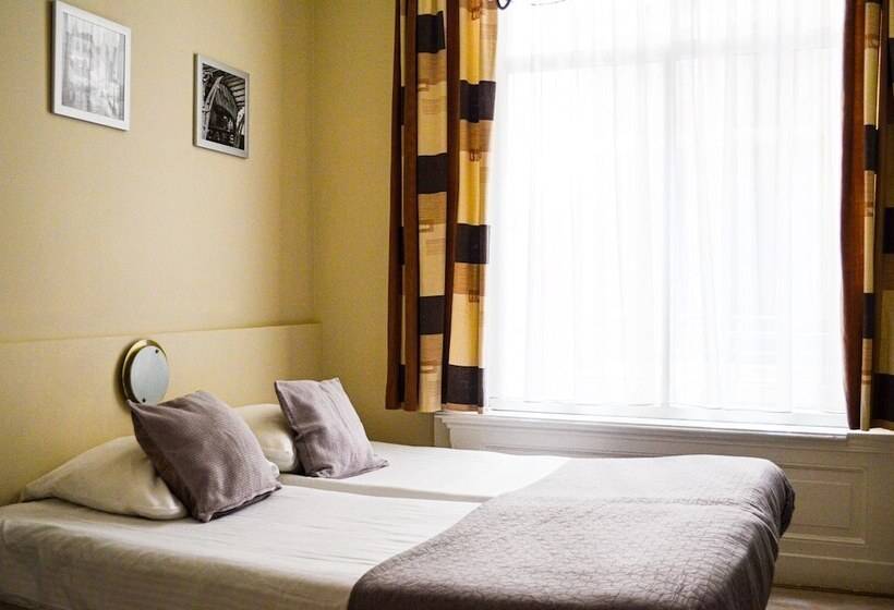اتاق استاندارد با سرویس بهداشتی مشترک, Family Hotel Kooyk