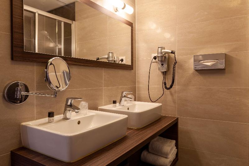 Номер Стандарт, Grand Museum Hotel, Bw Signature Collection