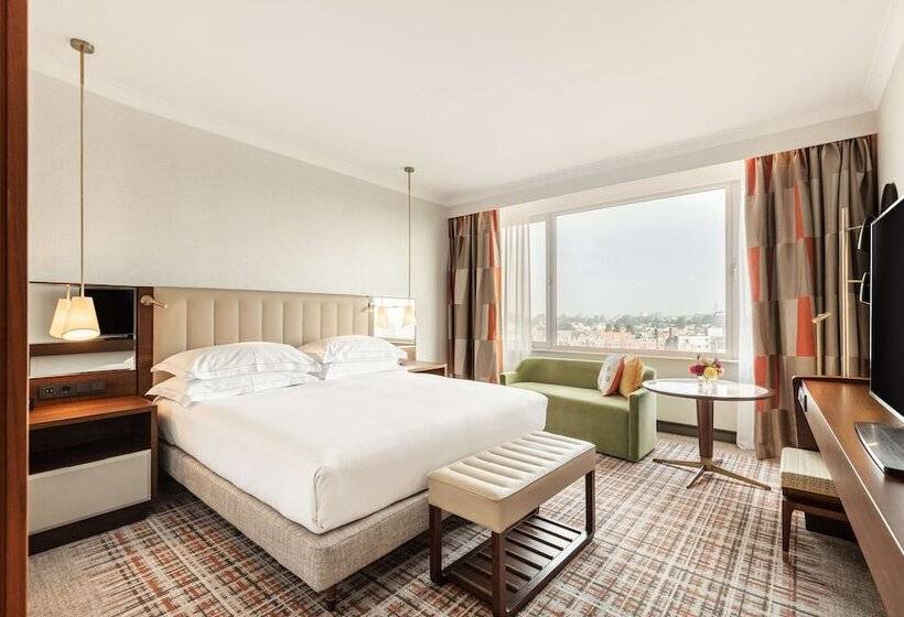 Номер Deluxe с Видом, Hilton Amsterdam