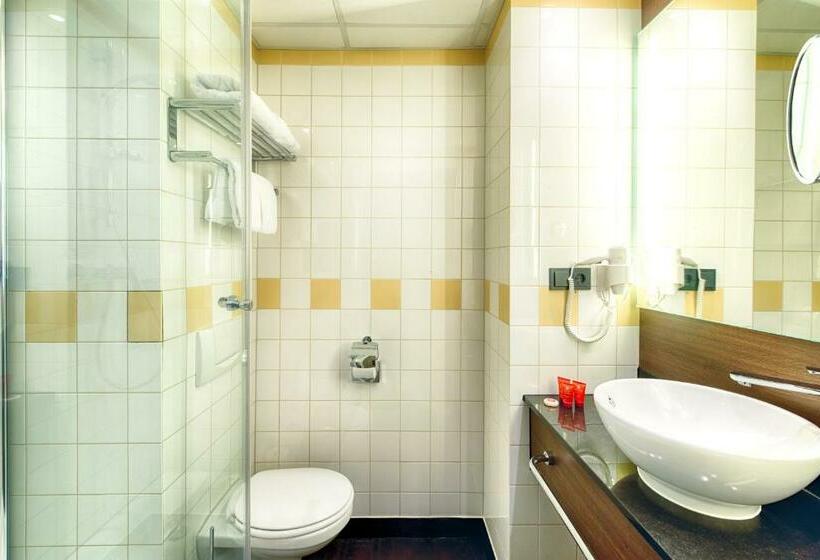اتاق راحتی سه تخته, Leonardo Hotel Amsterdam City Center