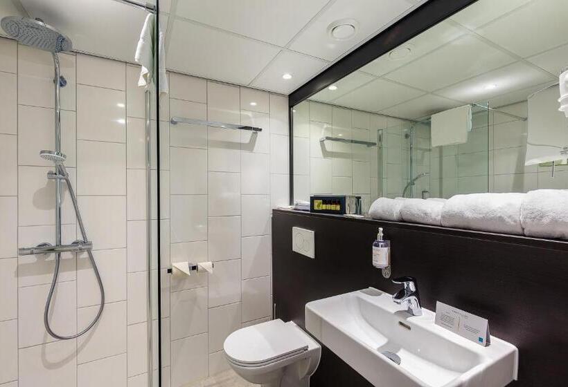 Comfort room with lake view, Postillion Amersfoort Veluwemeer