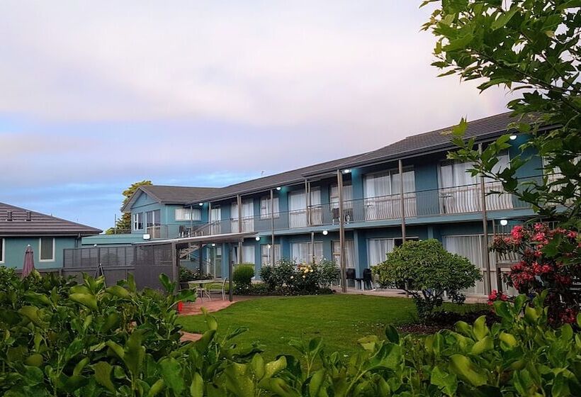 Апартаменты 1 Спальня, Taylors Motel