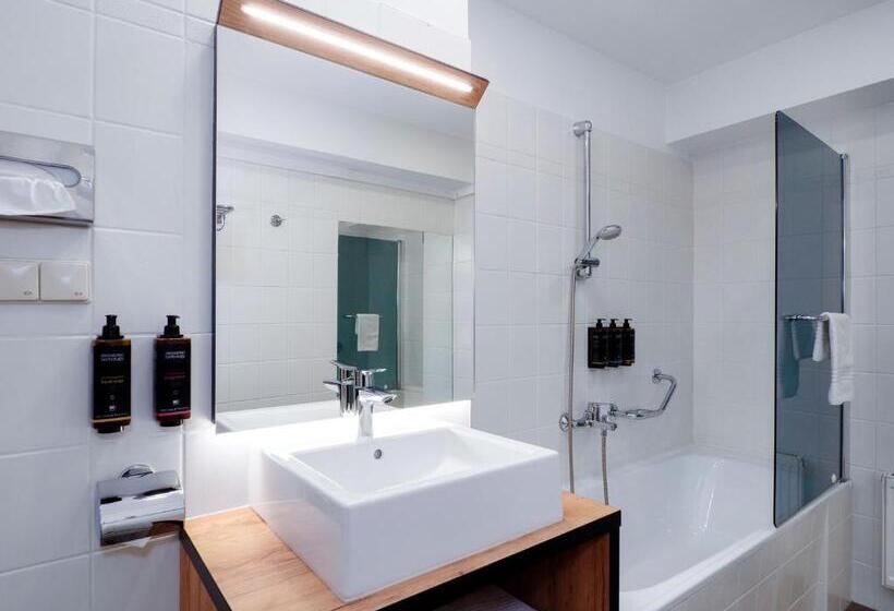 اتاق کلاسیک خانوادگی, Mercure Czestochowa Centrum