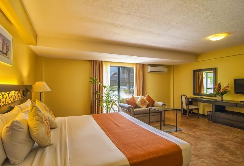 Premium Room Pool View, Montebello Villa