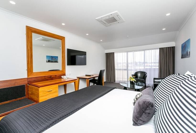 Номер Deluxe Кровать Кинг, Plymouth International