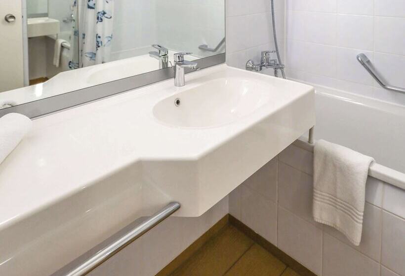 Номер Superior, Novotel Poznań Malta