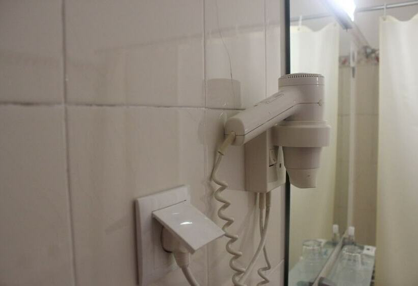 اتاق استاندارد, Made Inn Faro
