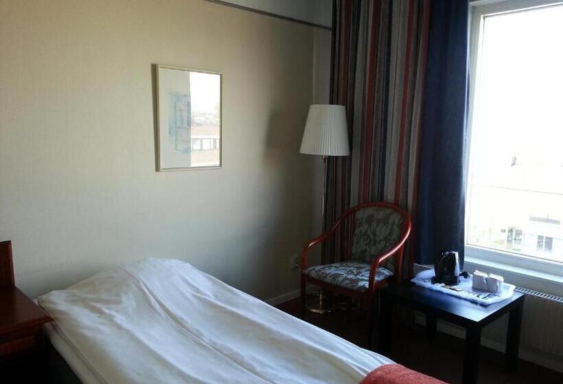 اتاق استاندارد یک نفره, Haparanda Stadshotell
