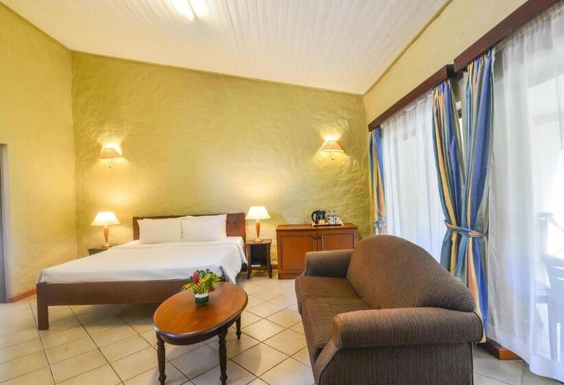 اتاق لوکس خانوادگی, Berjaya Praslin Resort