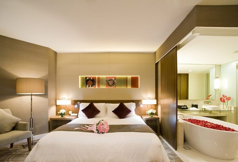 سوئیت پریمیوم, Centara Grand At Central Plaza Ladprao Bangkok