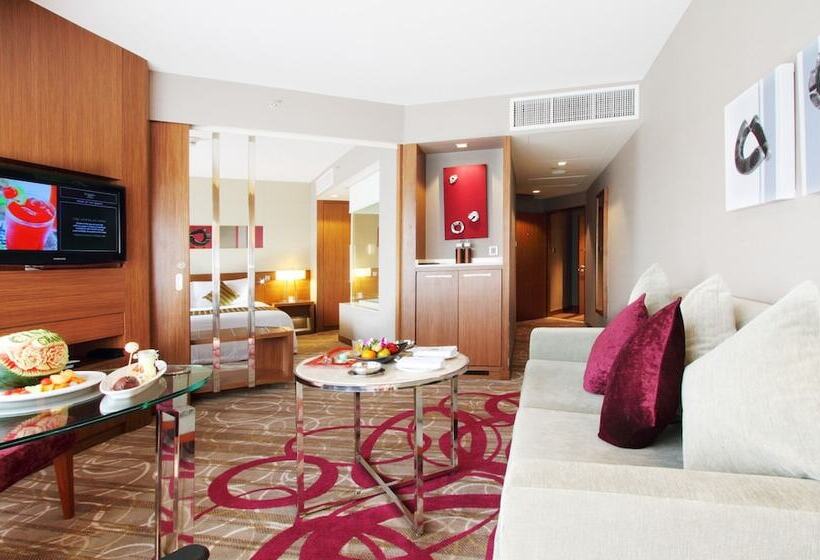 سوییت لوکس, Centara Grand At Central Plaza Ladprao Bangkok