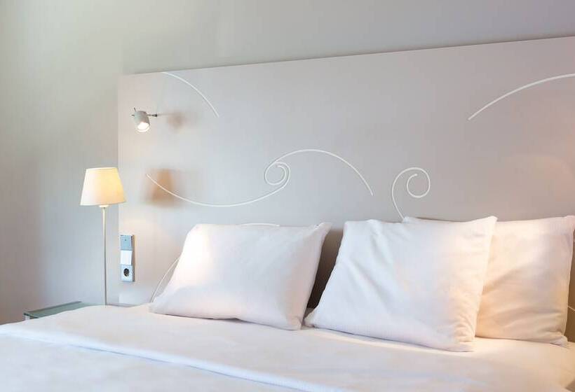 Номер Deluxe с Видом, Hilton Helsinki Kalastajatorppa