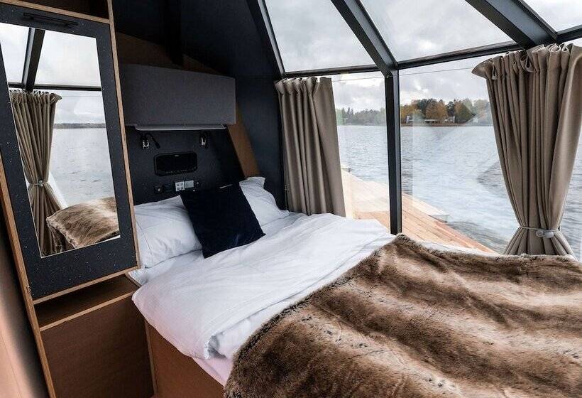 Номер Deluxe, Hilton Helsinki Kalastajatorppa