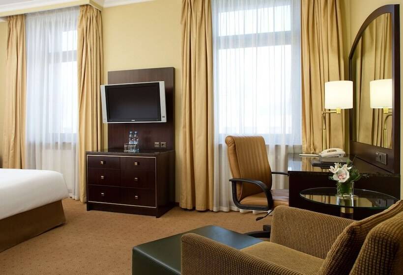 اتاق اجرایی, Hilton Moscow Leningradskaya
