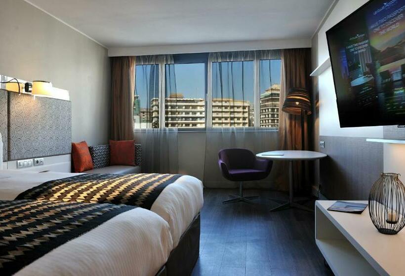 带城市景观的高级房间, Pullman Dakar Teranga