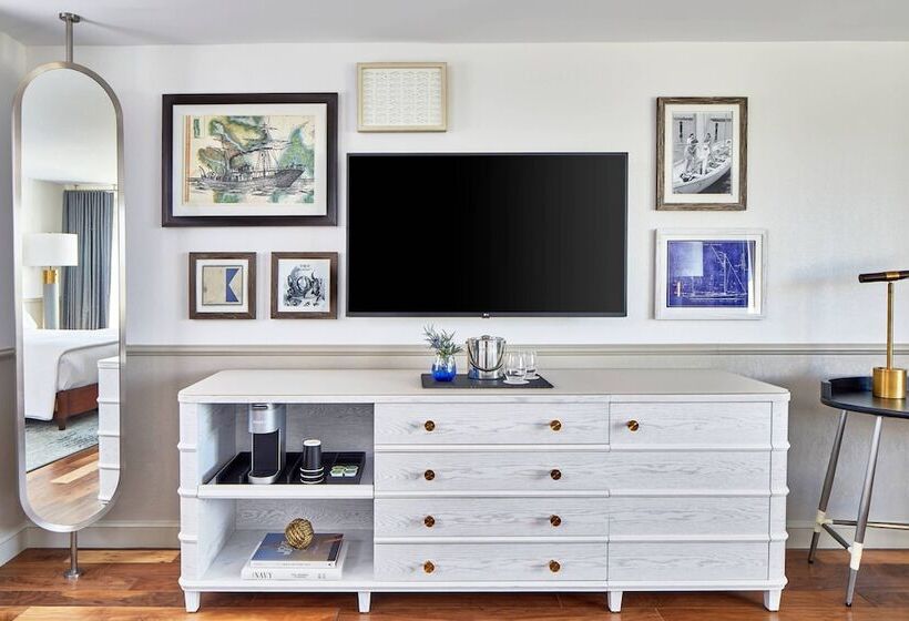 带2个双人床的标准工作室, Annapolis Waterfront Hotel, Autograph Collection
