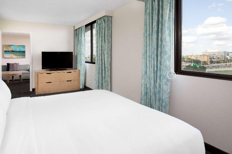 스탠다드 룸 킹사이즈 침대, Embassy Suites By Hilton Tampa Airport Westshore