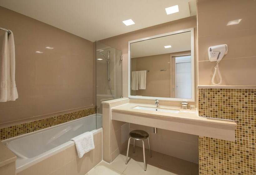 اتاق اساندارد با چشم‌انداز جانبی به دریا, Iberostar Selection Diar El Andalous
