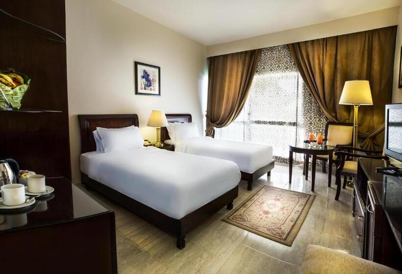 اتاق استاندارد یک تخته با چشم‌انداز, Pyramisa Hotel Luxor