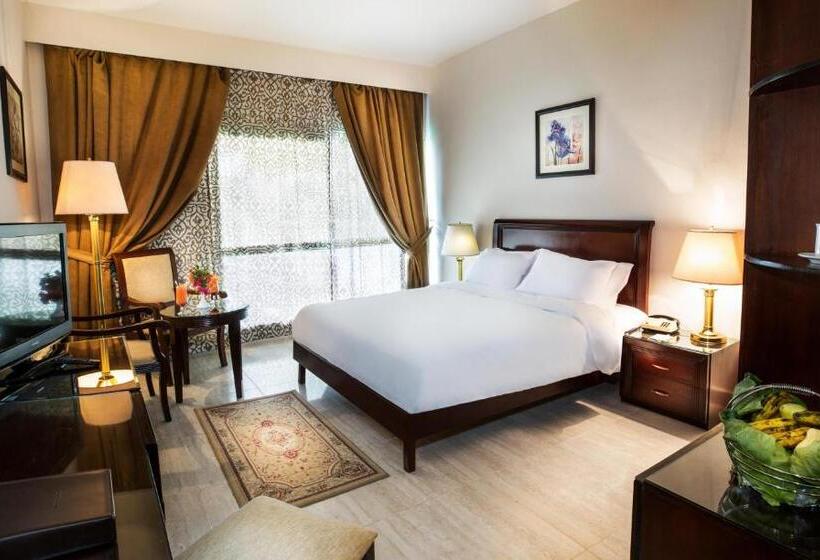اتاق استاندارد سه تخته با چشم‌انداز, Pyramisa Hotel Luxor
