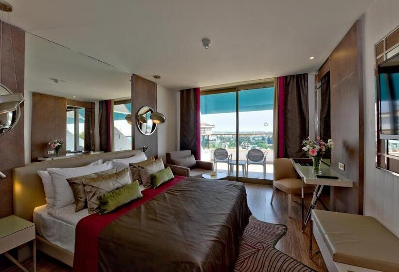 Семейный Номер Вид на Бассейн, Side Star Elegance Hotel   Ultra All Inclusive