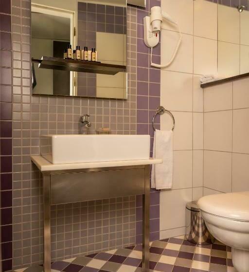 クラブルーム, The Marmara Pera