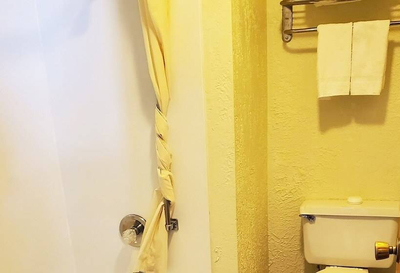 Номер Стандарт, Magnuson Hotel Ely