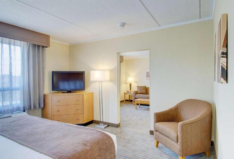 带大床的套房, Best Western Royal Plaza Hotel And Trade Center