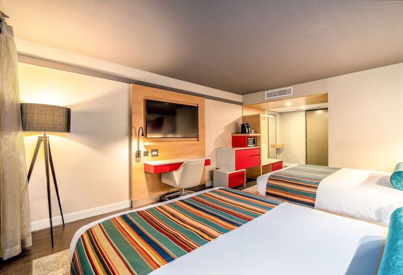 Номер Стандарт 2 Двуспальные Кровати, Century Park Hotel La
