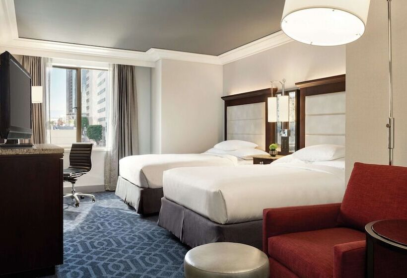 带2个双人床的标准工作室, Hilton Checkers Los Angeles