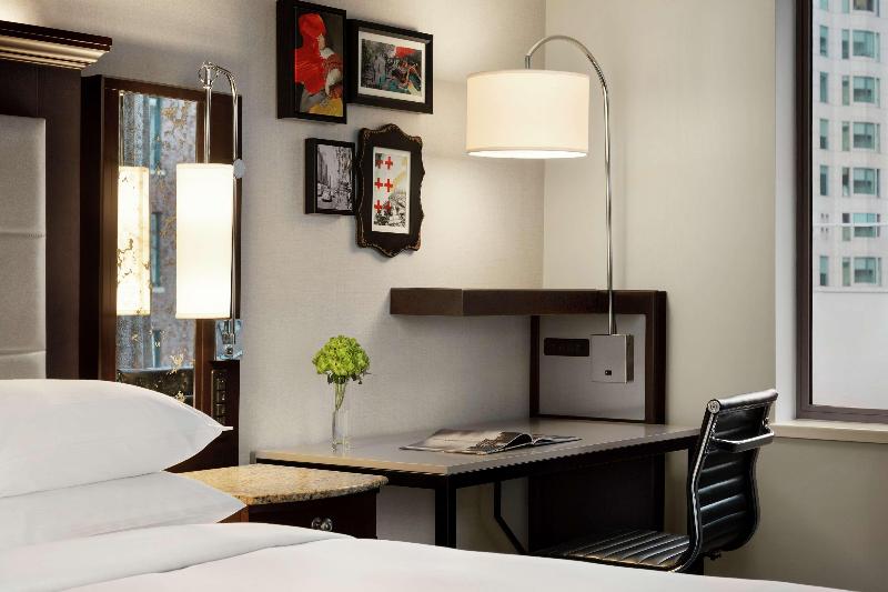 带大床的豪华间, Hilton Checkers Los Angeles