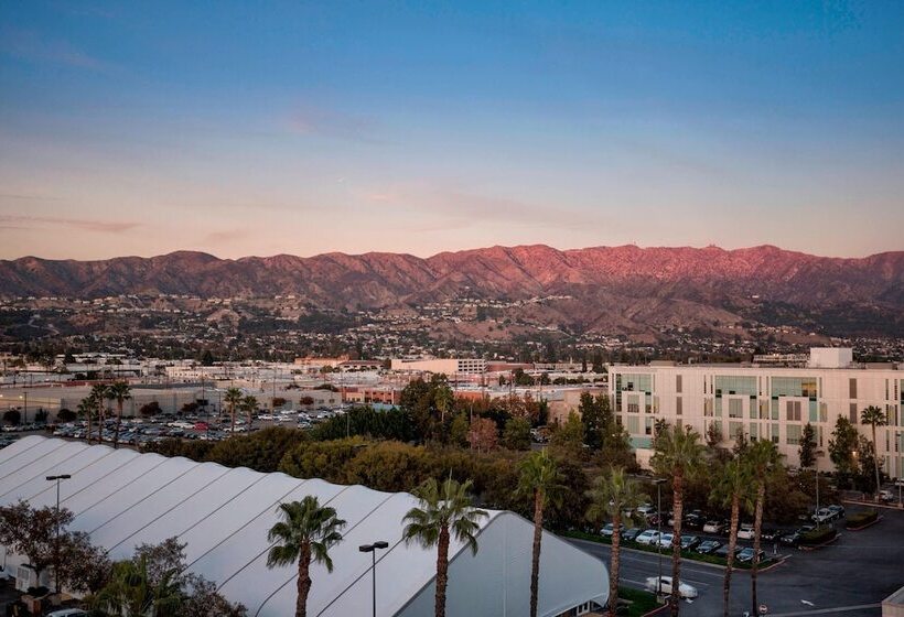 带2个双人床的标准工作室, Los Angeles Marriott Burbank Airport