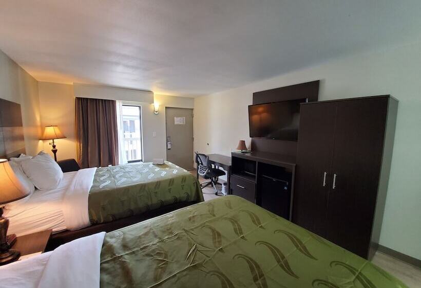 带2个双人床的标准工作室, Quality Inn & Conference Center Panama City