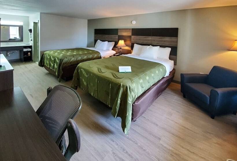 带2个双人床的标准工作室, Quality Inn & Conference Center Panama City