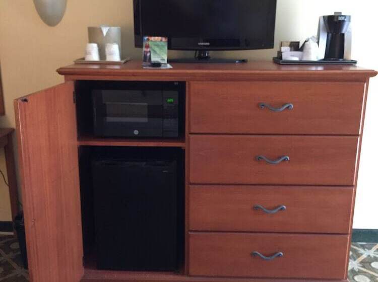 Номер Superior, Ramada By Wyndham Santa Barbara