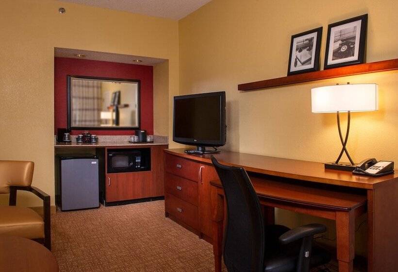 스위트, Courtyard By Marriott Richmond West