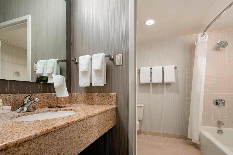 キングサイズベッドのスタンダードルーム, Courtyard By Marriott San Francisco Airport