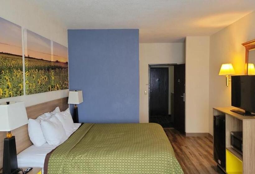 سوئیت با تخت بزرگ, Days Inn By Wyndham Topeka