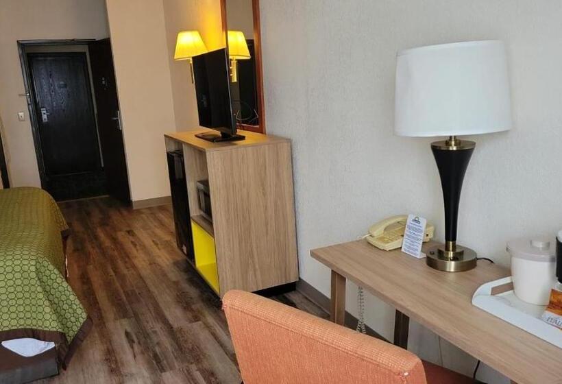 اتاق استاندارد با تخت بزرگ, Days Inn By Wyndham Topeka