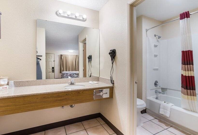 Люкс, Red Roof Inn Albuquerque  Midtown